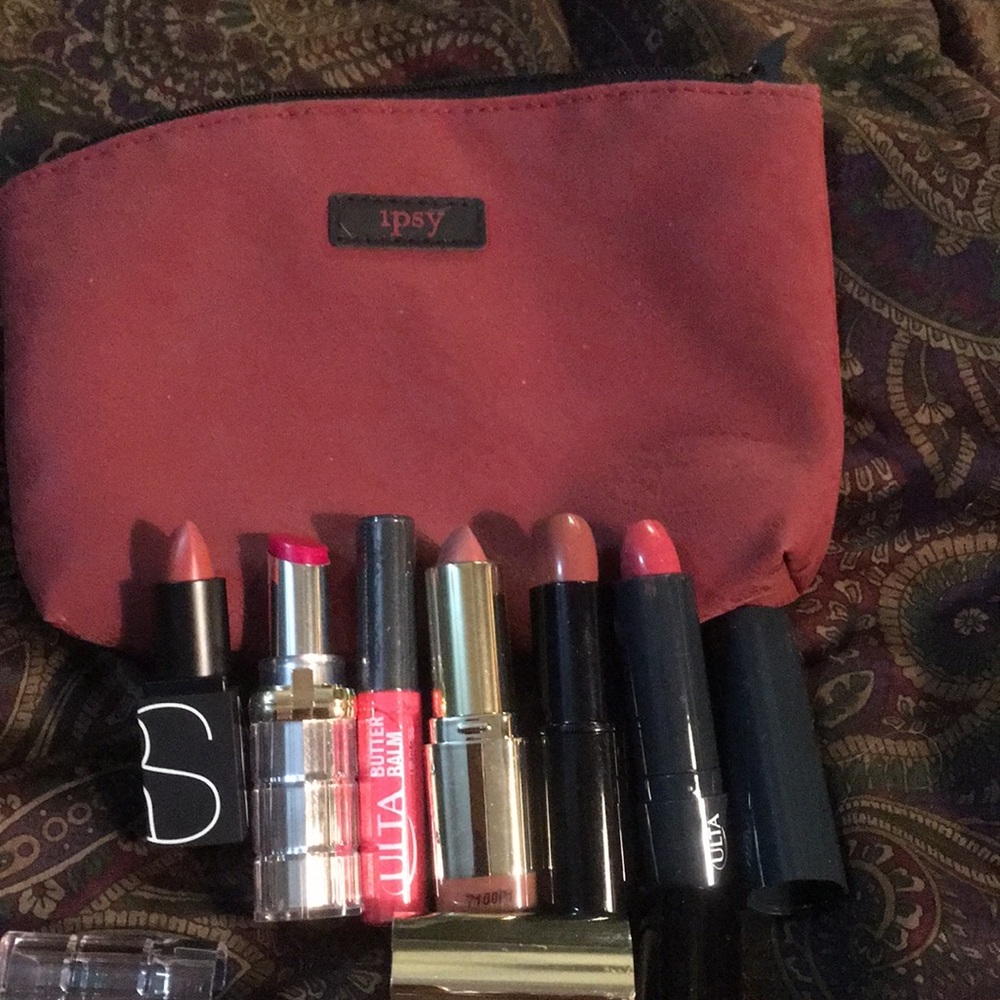 Lipstick and Lipgloss Explore Galore Sample Kit
